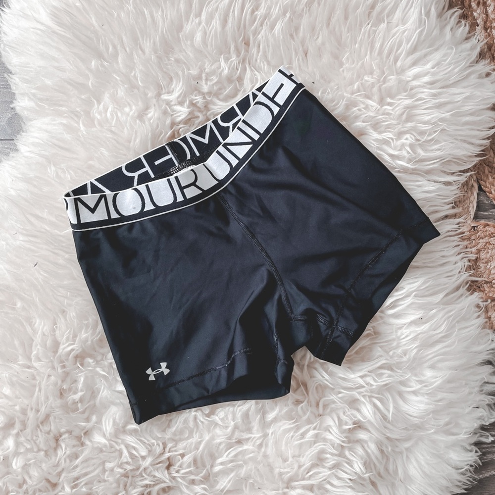 3/30$💧Short under armour☀️
